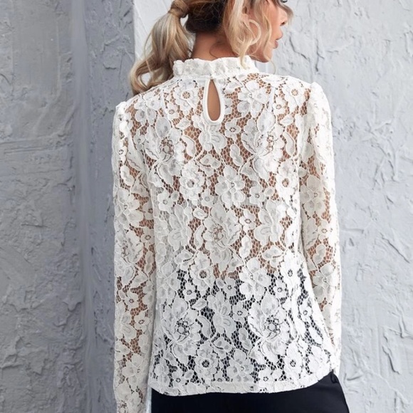 Women’s long sleeve White Floral Lace Top - Picture 3 of 4
